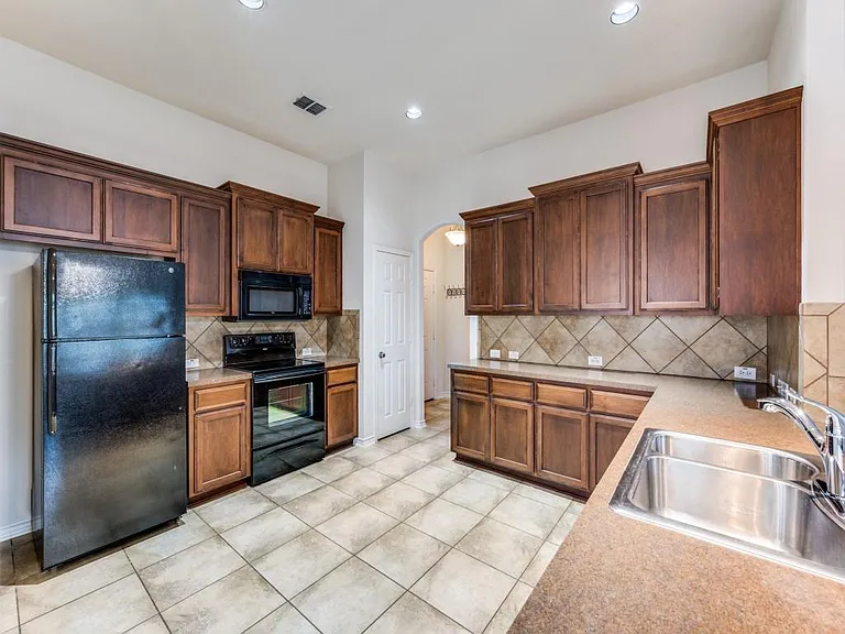 3605 Chapel Hill Ln #3605 — Photo 7