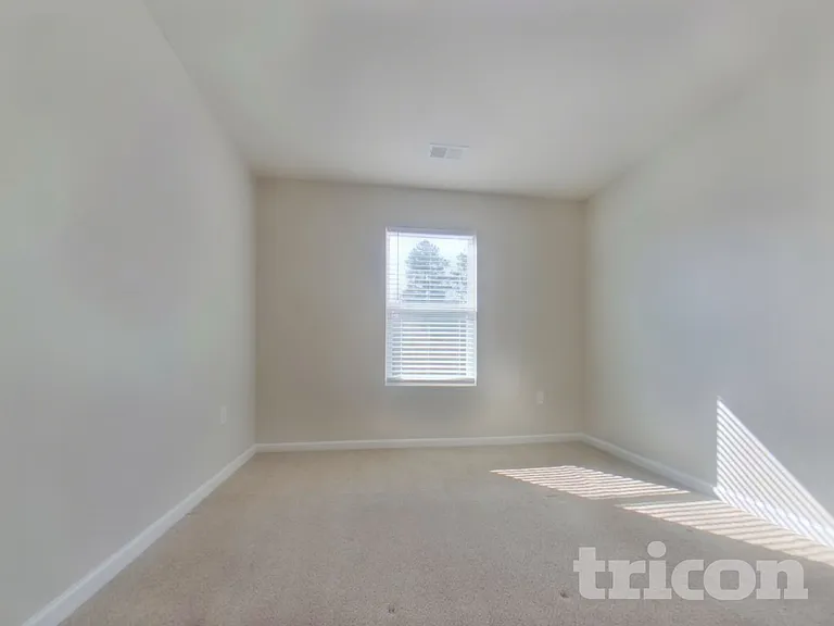 133 Glendale Blvd — Photo 9