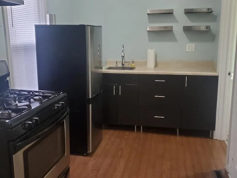 1147 S Plymouth Ave #3 — Photo 4