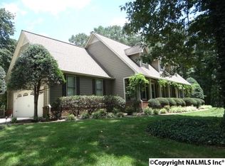 1070 Hillcrest Rd NW, Arab, AL 35016