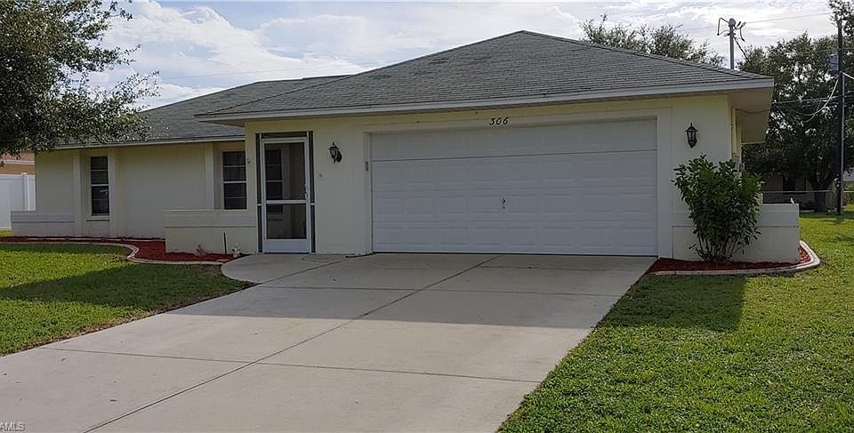 1st image of 306 SE 1st Pl