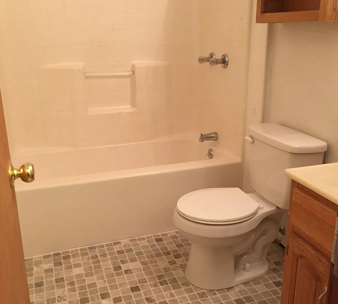 4 bed, 2256 sqft, $2,250 — Photo 3