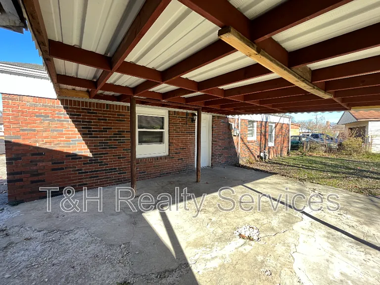 3611 Chateau Ln — Photo 14