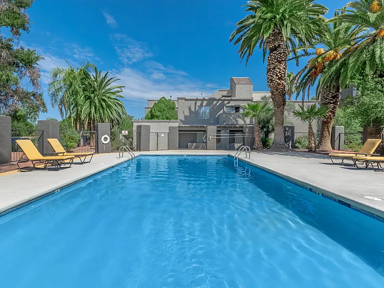 Clean & Refreshing Pool