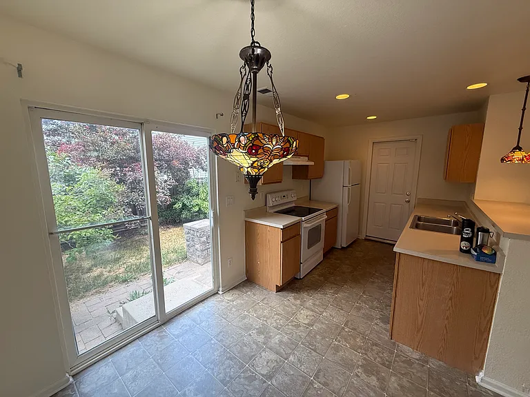 8868 Newton St — Photo 4