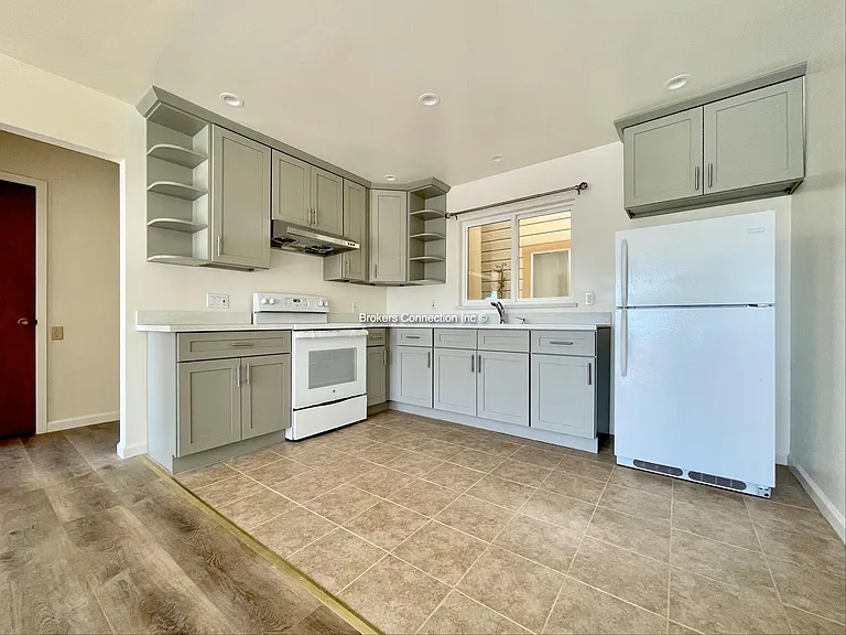 3511 Taraval St #4 — Photo 2