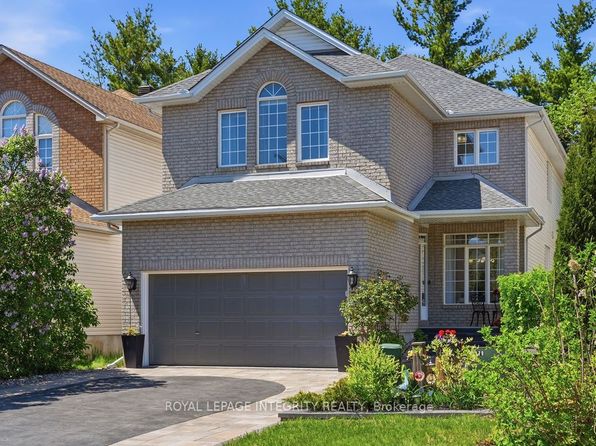 72 Maricona Way, Ottawa, ON K2T 1H3
