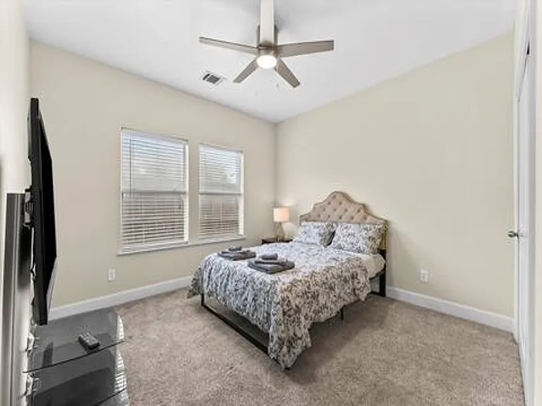 3045 Clinton Dr — Photo 31