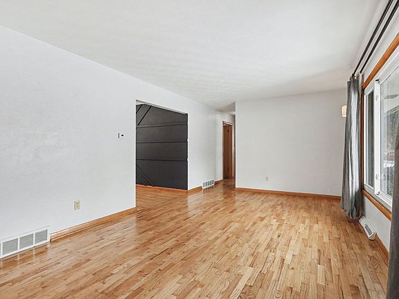 3rd image of 17155-10 Mile Rd