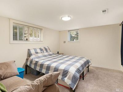 5757 27th Ave NE, Seattle, WA, 98105