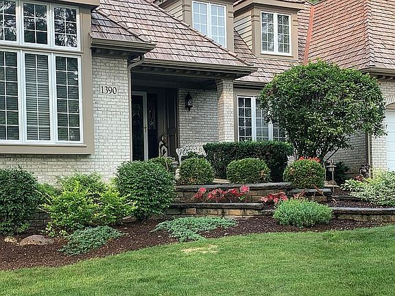 2nd image of 1390 Tall Oaks Dr