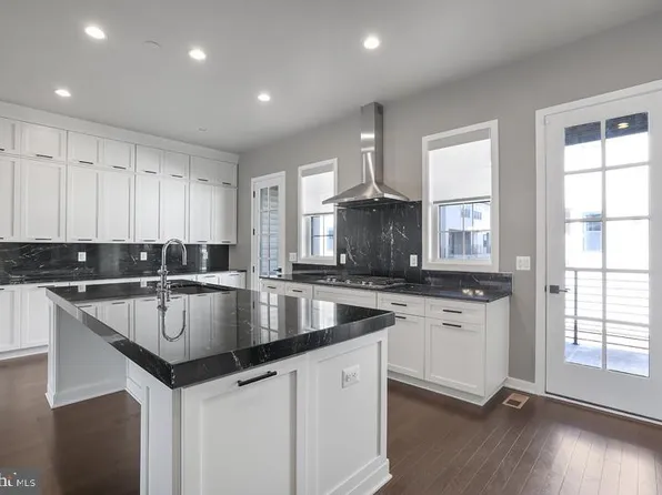 22170 Penelope Heights Ter, Ashburn, VA 20148