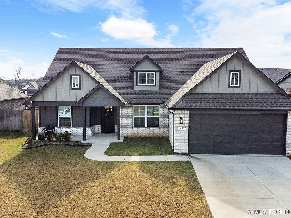 1st image of 1423 E Roanoke Pl