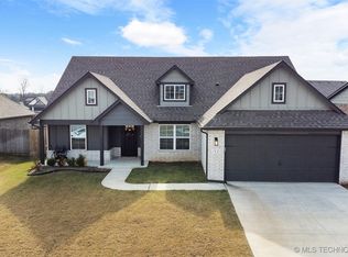 1423 E Roanoke Pl, Broken Arrow, OK 74011