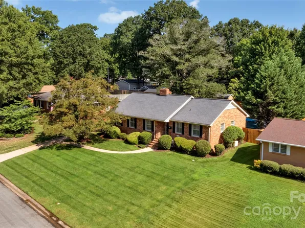 537 Cooper Dr, Charlotte, NC 28210