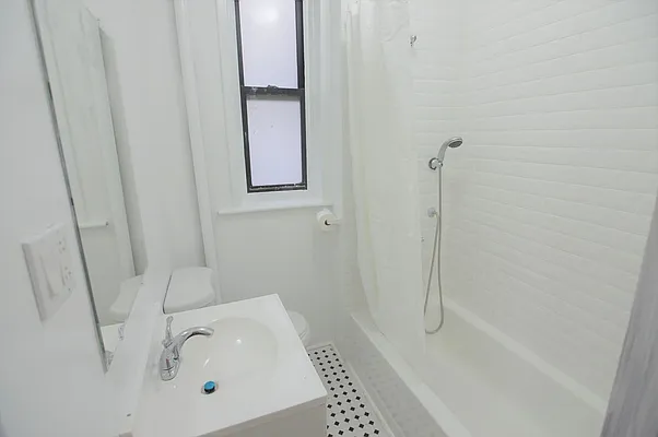 Rented by Bold New York | media 17