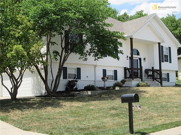 Lovely maintenance free home in quiet neighborhood.