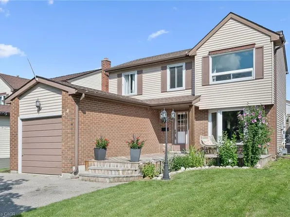 54 Royal Orchard Pl, Kitchener, ON N2N 1Z6
