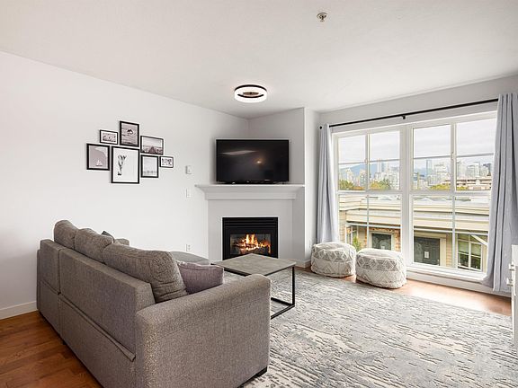 3rd image of 678 W 7th Ave #317