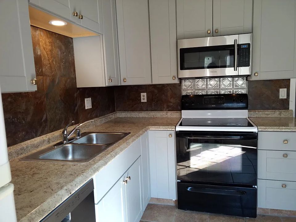 1st image of 7854 Camino Glorita