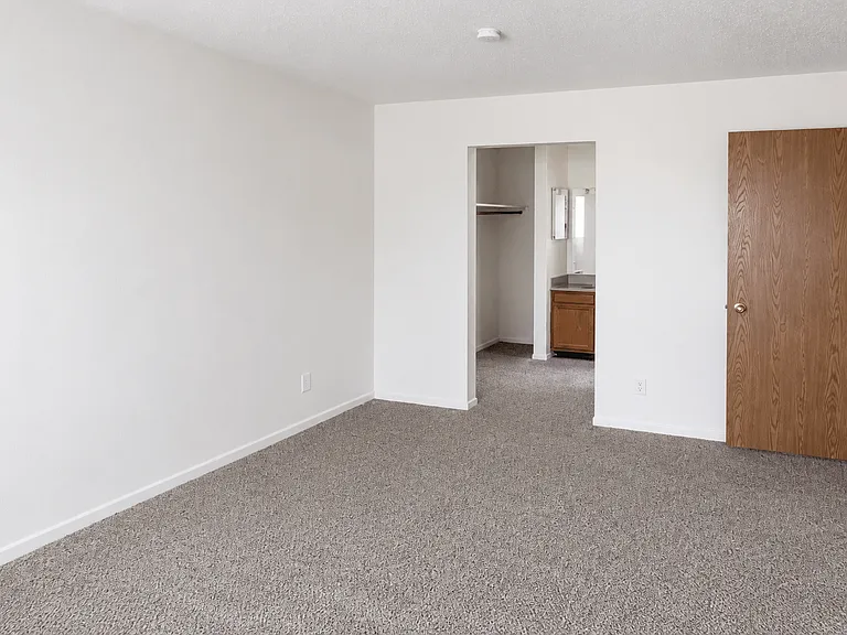 Candlewyck Apartments — Photo 52