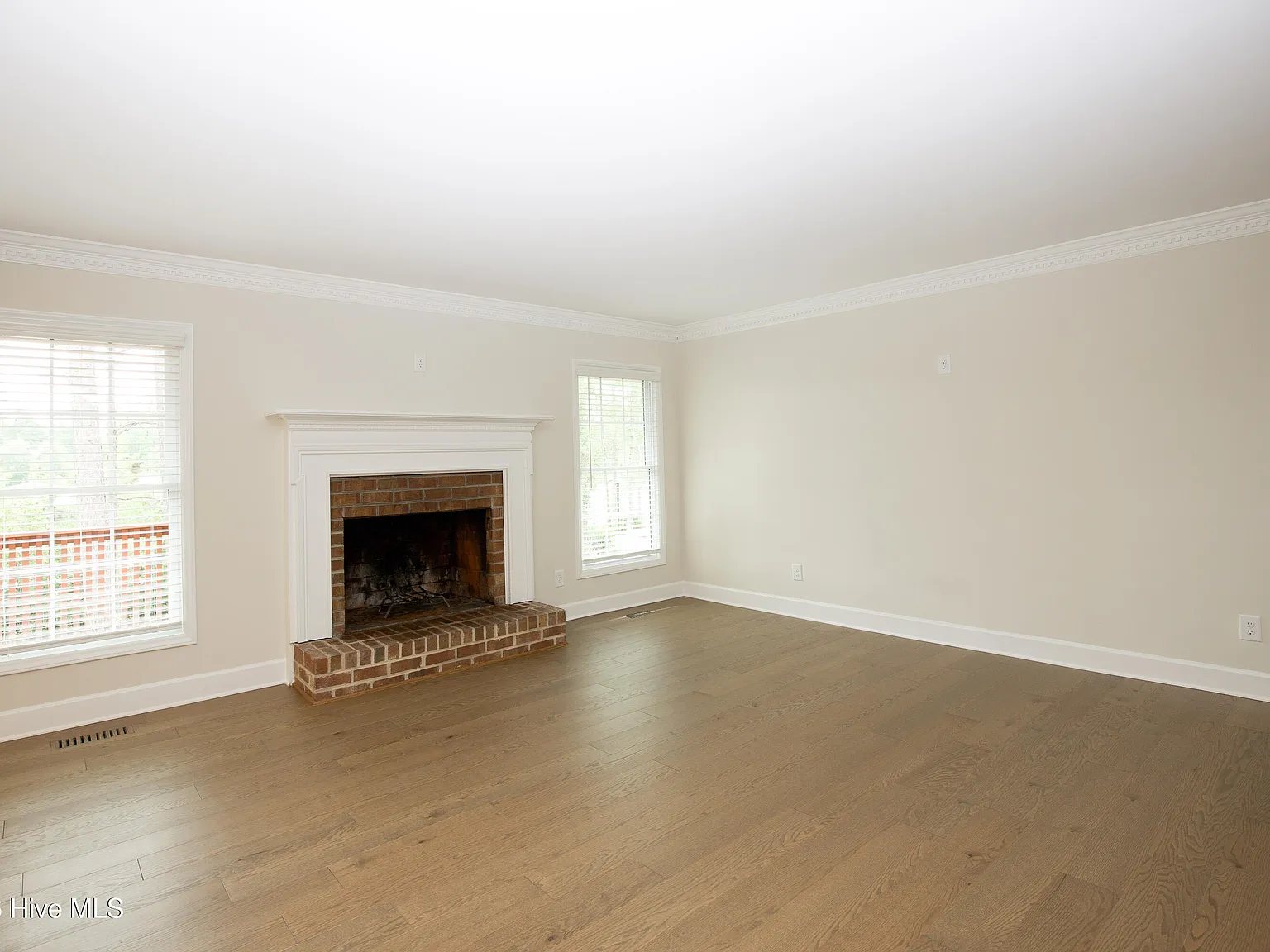 4 bed, 3.5 bath, 2880 sqft, $2,800 — Photo 4