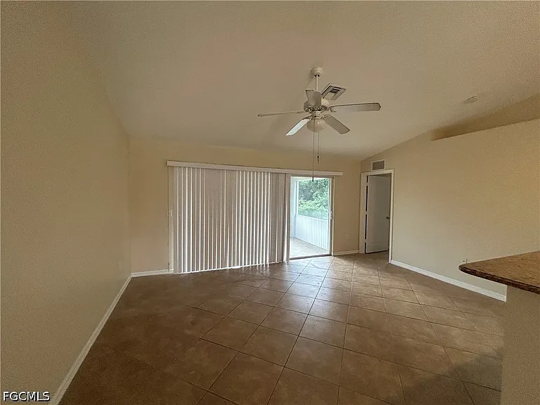 6012 Thrush Ave — Photo 5