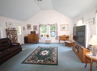 21 Woodman Rd, South Hampton, NH 03827