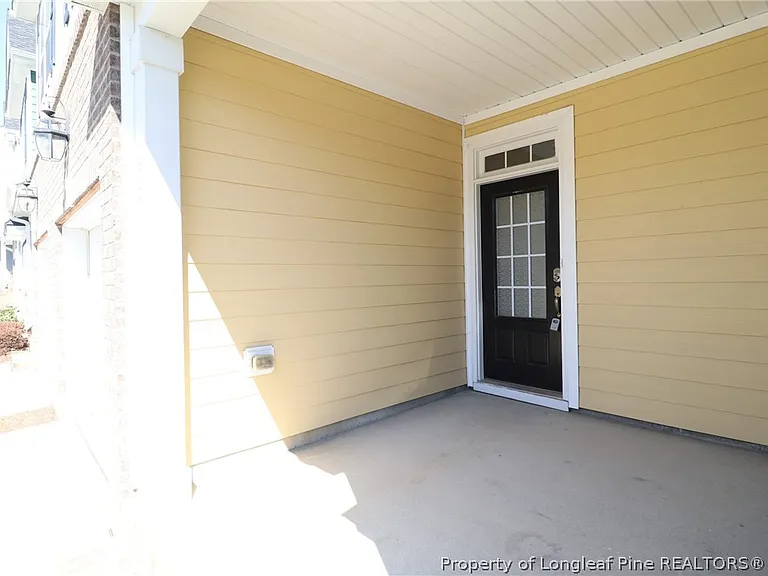 643 Briarcliff St — Photo 2