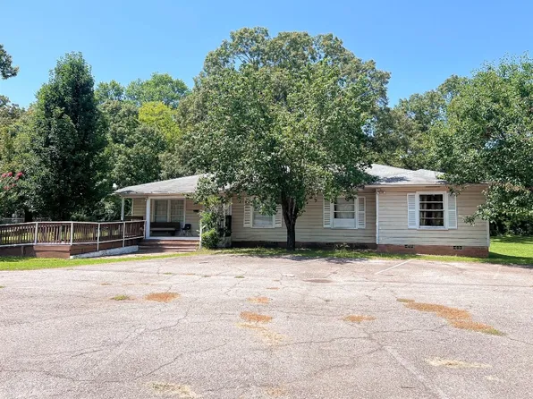 1305 E 1st St, Mount Pleasant, TX 75455