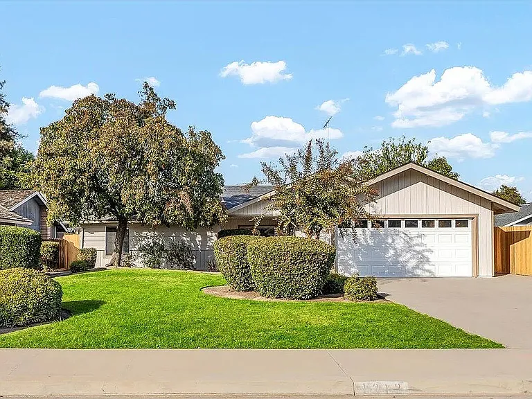 1812 W Wren Dr — Photo 1