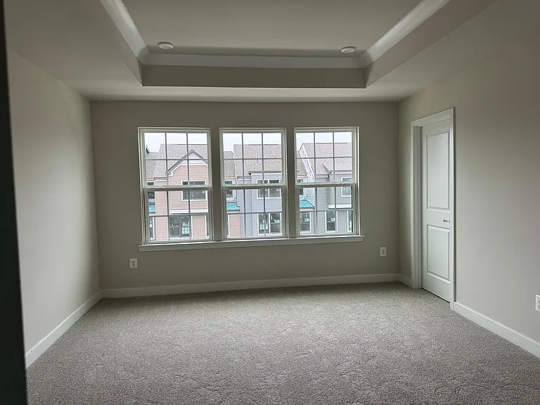 250 E Main St — Photo 16