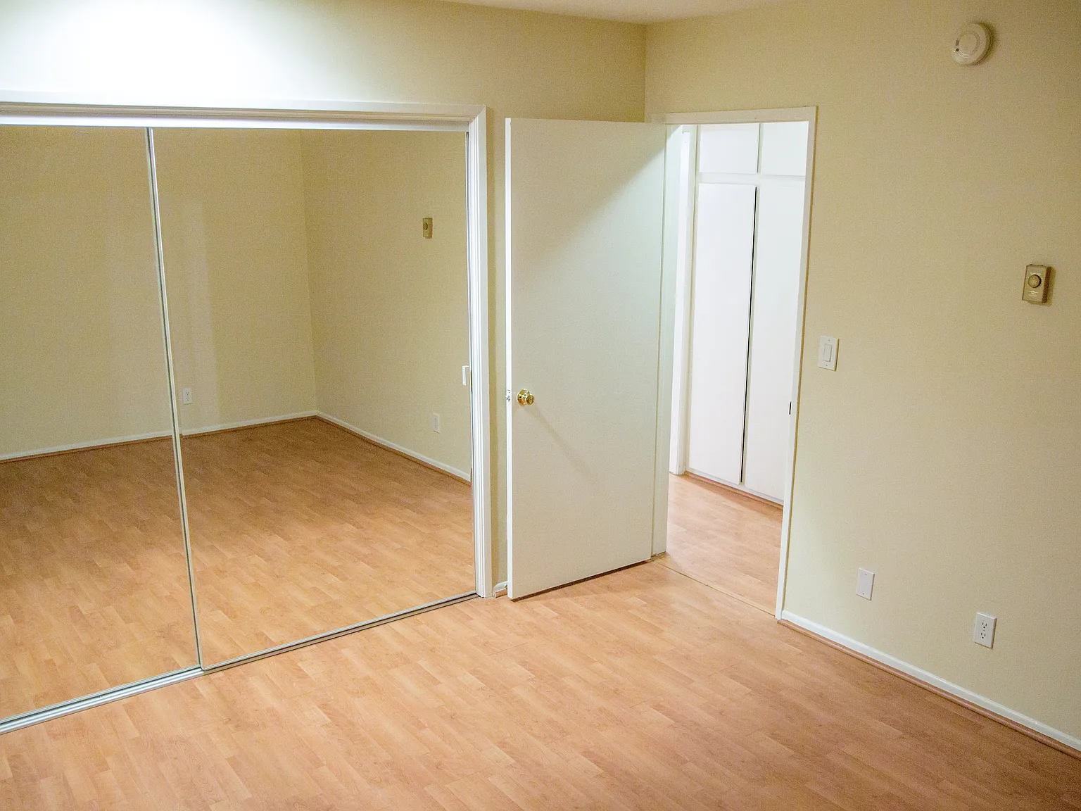 2 bed, 989 sqft, $1,595 — Photo 2