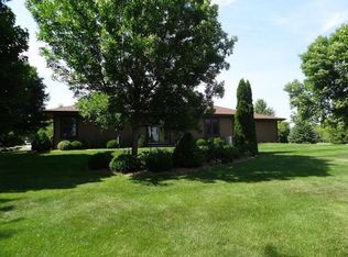 1160 Winnebago Rd W, Hubertus, WI 53033