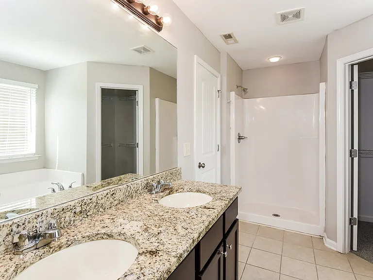 63 Hamilton Blvd NW — Photo 11