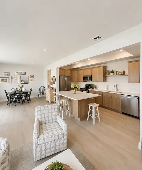 61 Entrance Rd — Photo 3