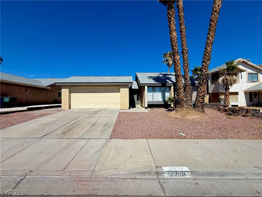 4 bed, 2.0 bath, 1509 sqft, $2,099 — Photo 1