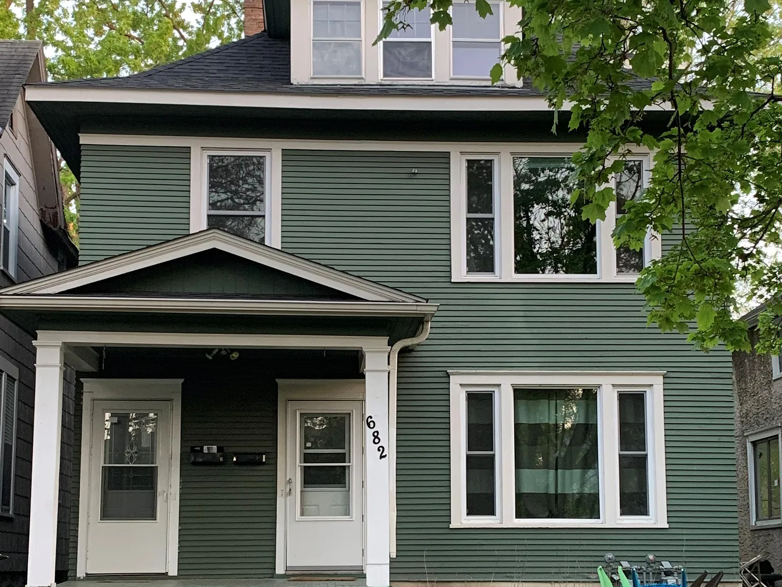 682 Jessamine Avenue E — Photo 1