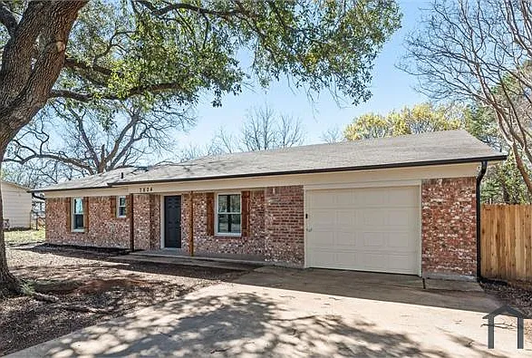 3 bed, 1500 sqft, $2,400 — Photo 4