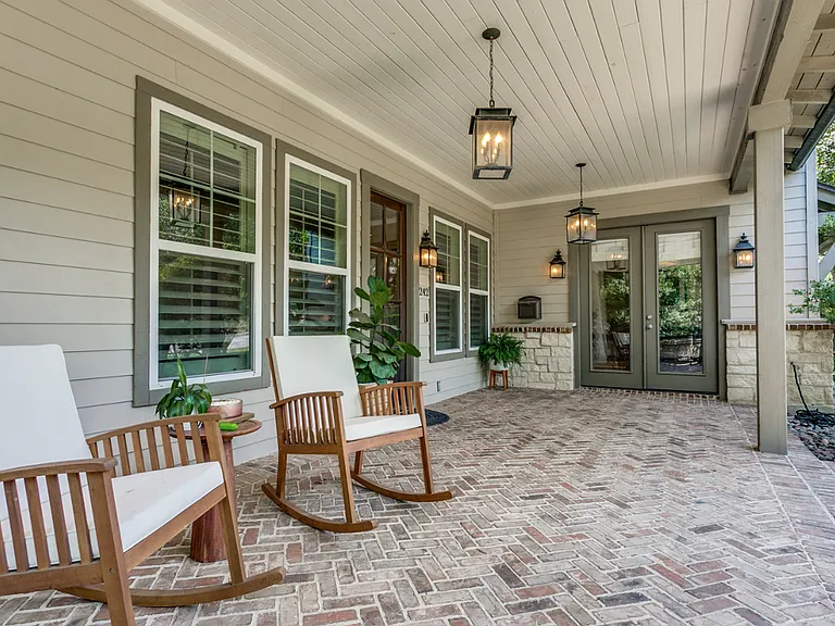 242 E Elmview Pl — Photo 23