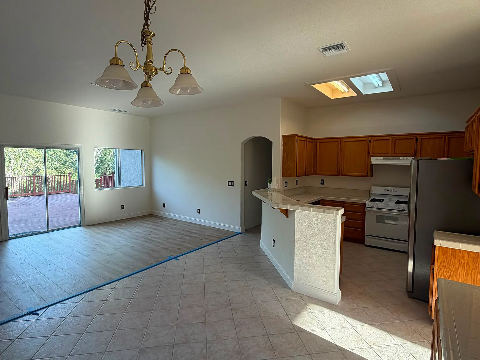 4 bed, 1876 sqft, $3,300 — Photo 3