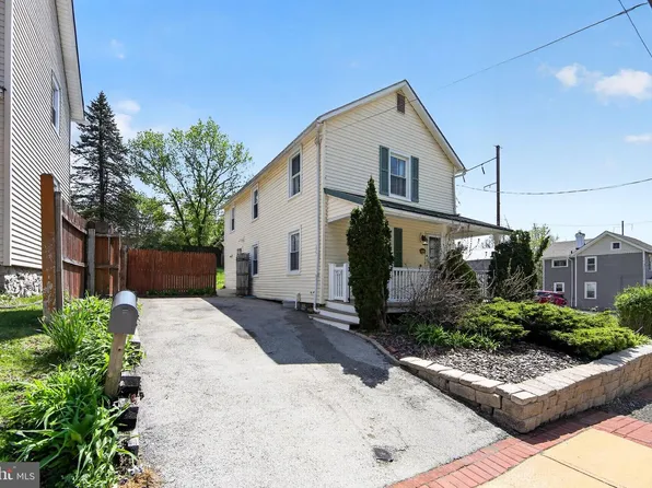 22 W Broad St, Malvern, PA 19355