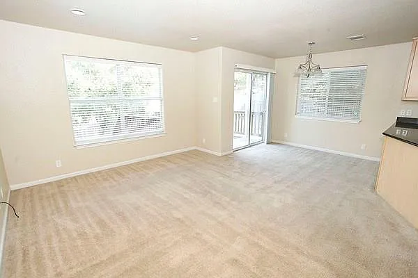 1719 Sylvan Drive - B — Photo 3