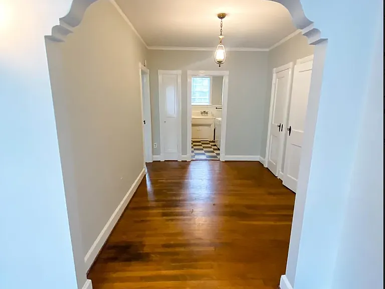 115 E 55th St #2 — Photo 3