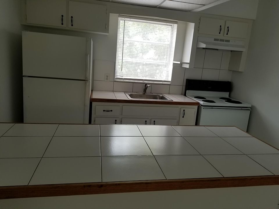 1st image of 901 NE 16th Ave