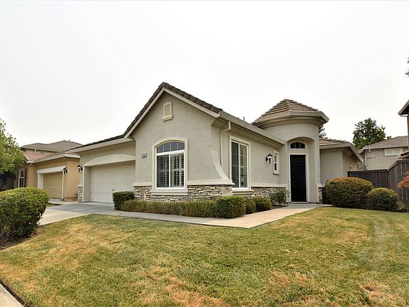 3rd image of 4756 Savoie Way