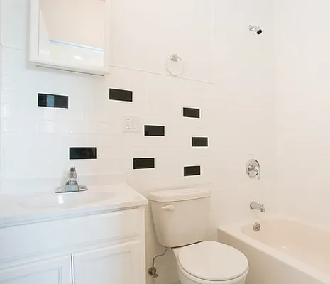 Rented by Nooklyn NYC LLC | media 19