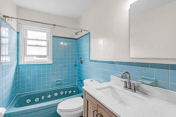 Bathroom, photo 1