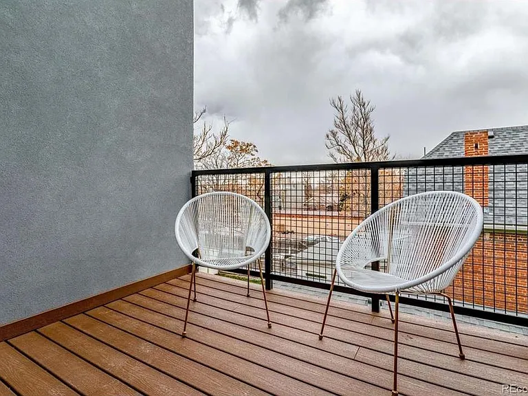 2740 N Clay St — Photo 24