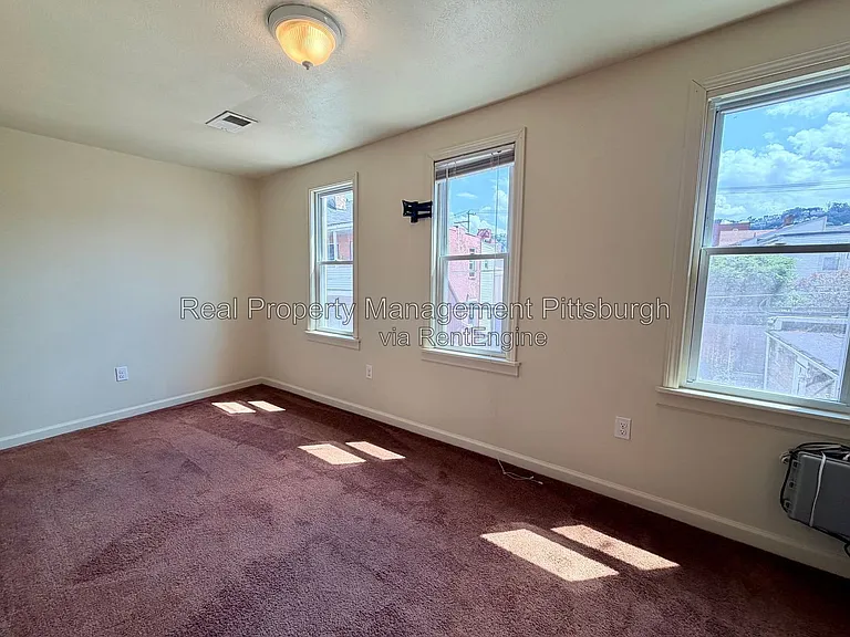 1927 Fox Way — Photo 8